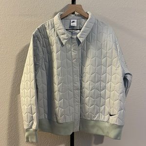 NWT Nike Women's Sportswear Essentials Quilted Woven Jacket
